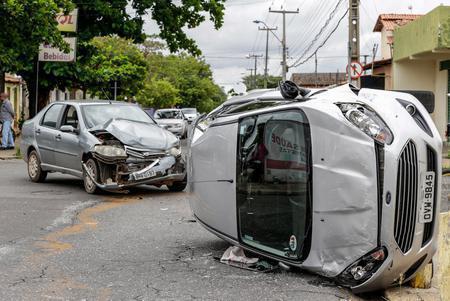 Acidente na avenida João Cabral