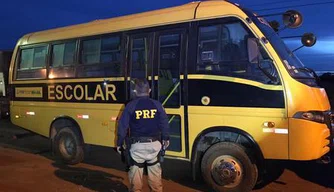 Ônibus apreendido pela PRF