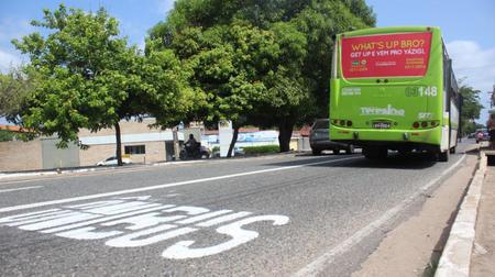 Faixa exclusiva para ônibus em Teresina.