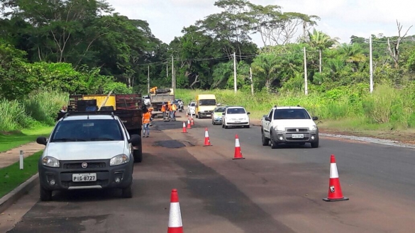 Operação tapa-buraco na BR 343