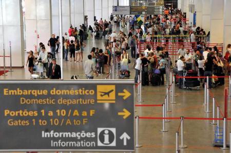 Bagagem de mão não deve ser cobrado taxa.