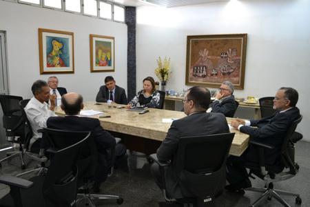 Sessão administrativa realizada nesta terça-feira (28) na presidência do TCE-PI