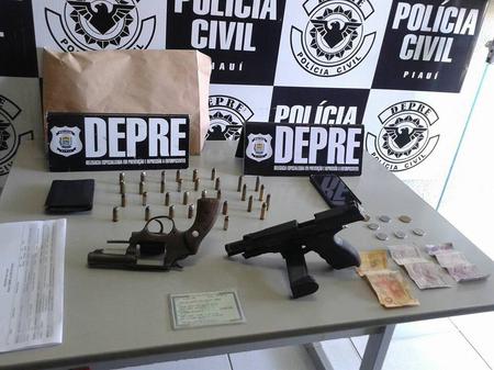 Armas foram apreendidas pelos policiais da DEPRE