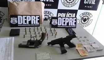 Armas foram apreendidas pelos policiais da DEPRE