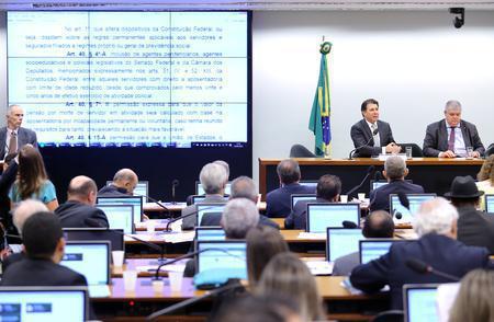 Comissão da Reforma da previdência aprova texto base nesta quarta (3)