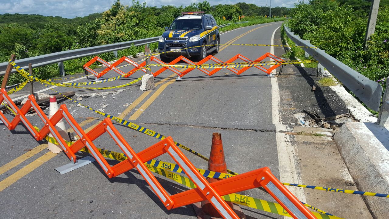 Ponte do Retiro volta a ser interditada no litoral piauiense