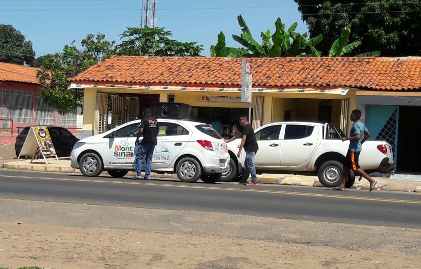 Carro do Monte Sinai sendo empurrado