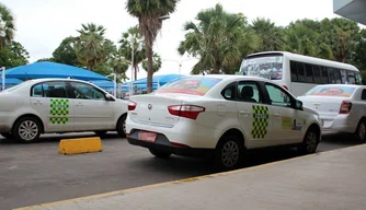 Taxistas protestam contra o Uber