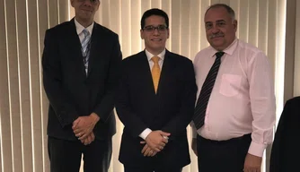 Daniel Oliveira durante reunião em Brasília