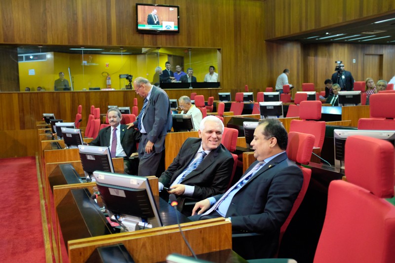 Deputados estaduais condenam agressão contra Marcelo Castro