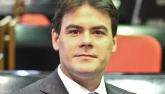 Severo Eulálio (PMDB) presidiu a votação do calendário da LDO.