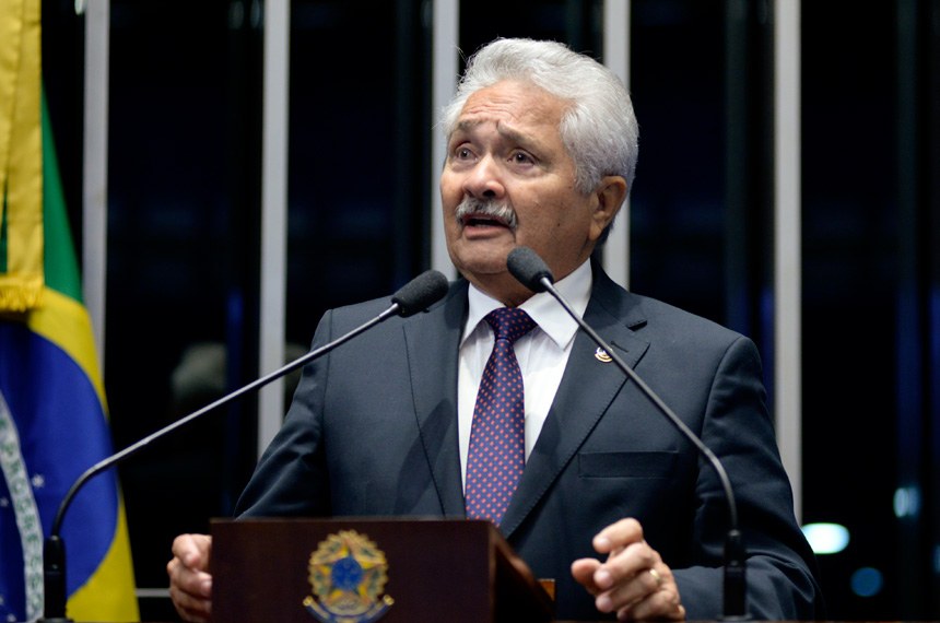 Senador Elmano Férrer (PMDB)