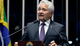 Senador Elmano Férrer (PMDB)