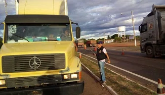 Imep fiscaliza situação de cronotacógrafo.