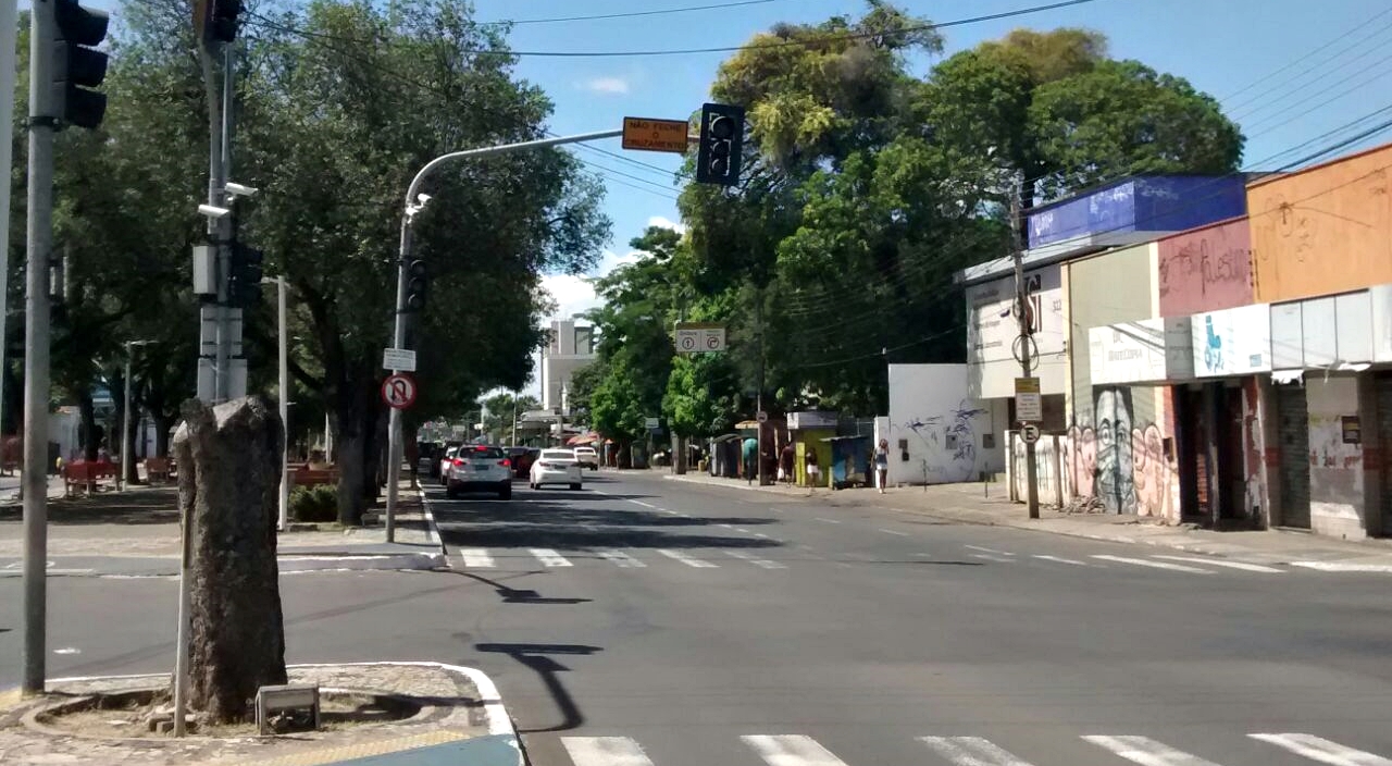 Semáforos ficaram apagados por mais de três horas na Frei Serafim