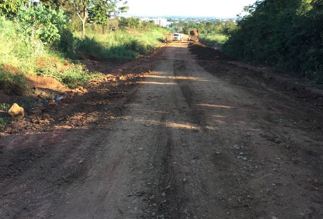 Avenida II em fase de pavimentação