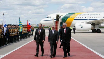 Michel Temer é recepcionado na chegada à Rússia.