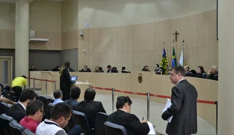 Pleno aprova bloqueio de contas de municípios e de precatórios do Fundef.