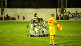 Altos vence, de goleada, partida contra Tocantins: 4 a 0.