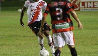 River-PI em partida no estádio Junco, no Ceará, contra o Guarani de Sobral.