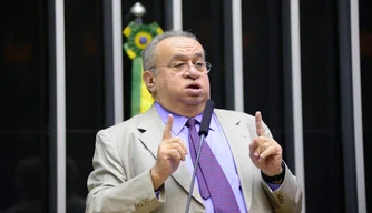 Deputado Federal Heráclito Fortes (PSB-PI)