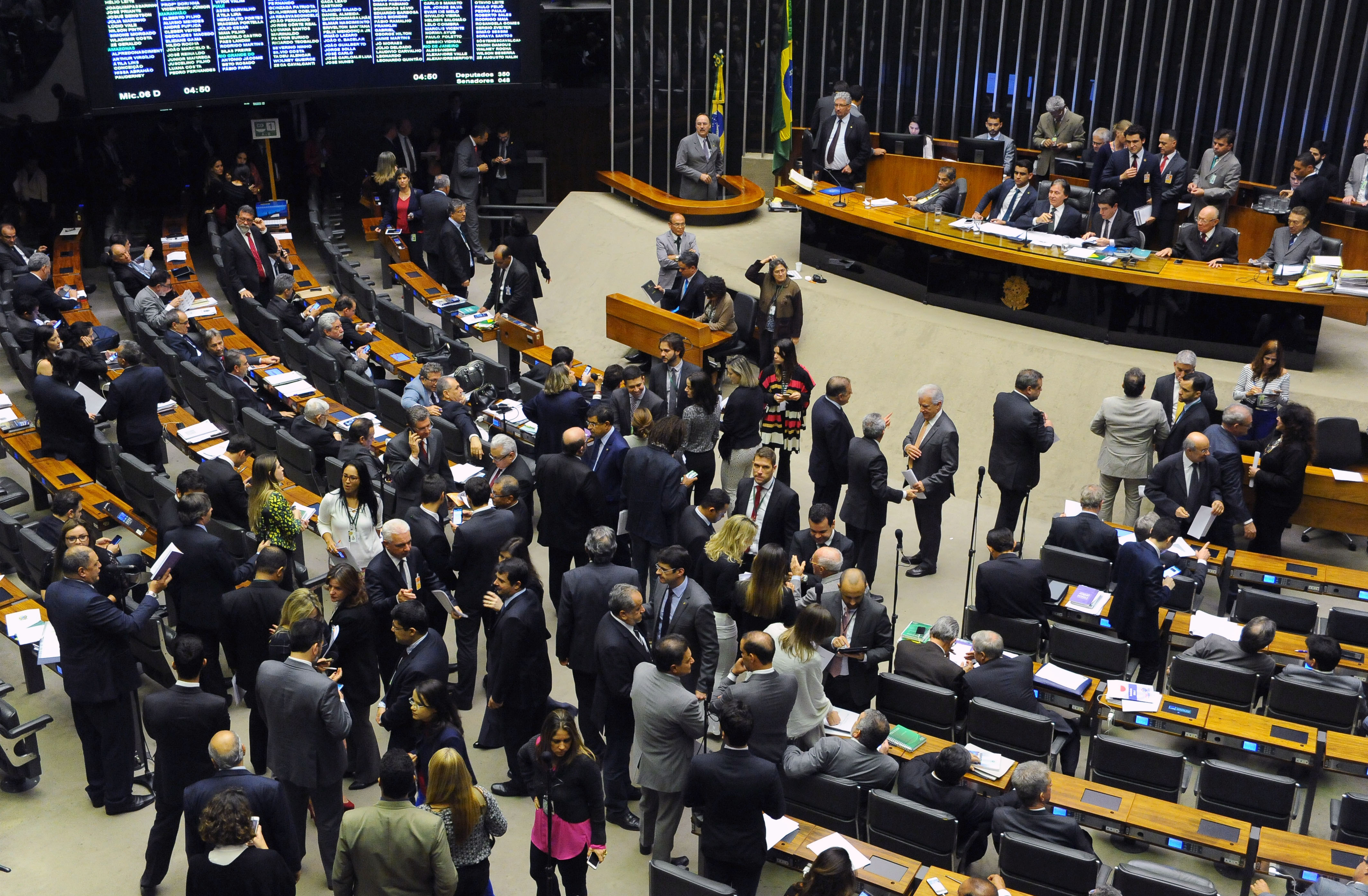 Deputados e senadores aprovaram a nova Lei de Diretrizes Orçamentárias.