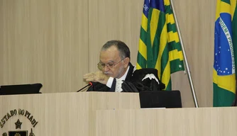 Presidente do TCE Olavo Rebelo no Plenário