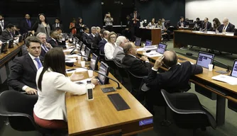 Distritão foi aprovado após intenso debate.