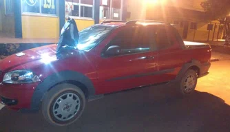 Carro Fiat/Strada recuperado em Picos.