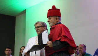 Luiz Inácio Lula da Silva recebe título de Doutor pela Ufpi