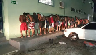 Chegada dos detentos no CDP de Altos