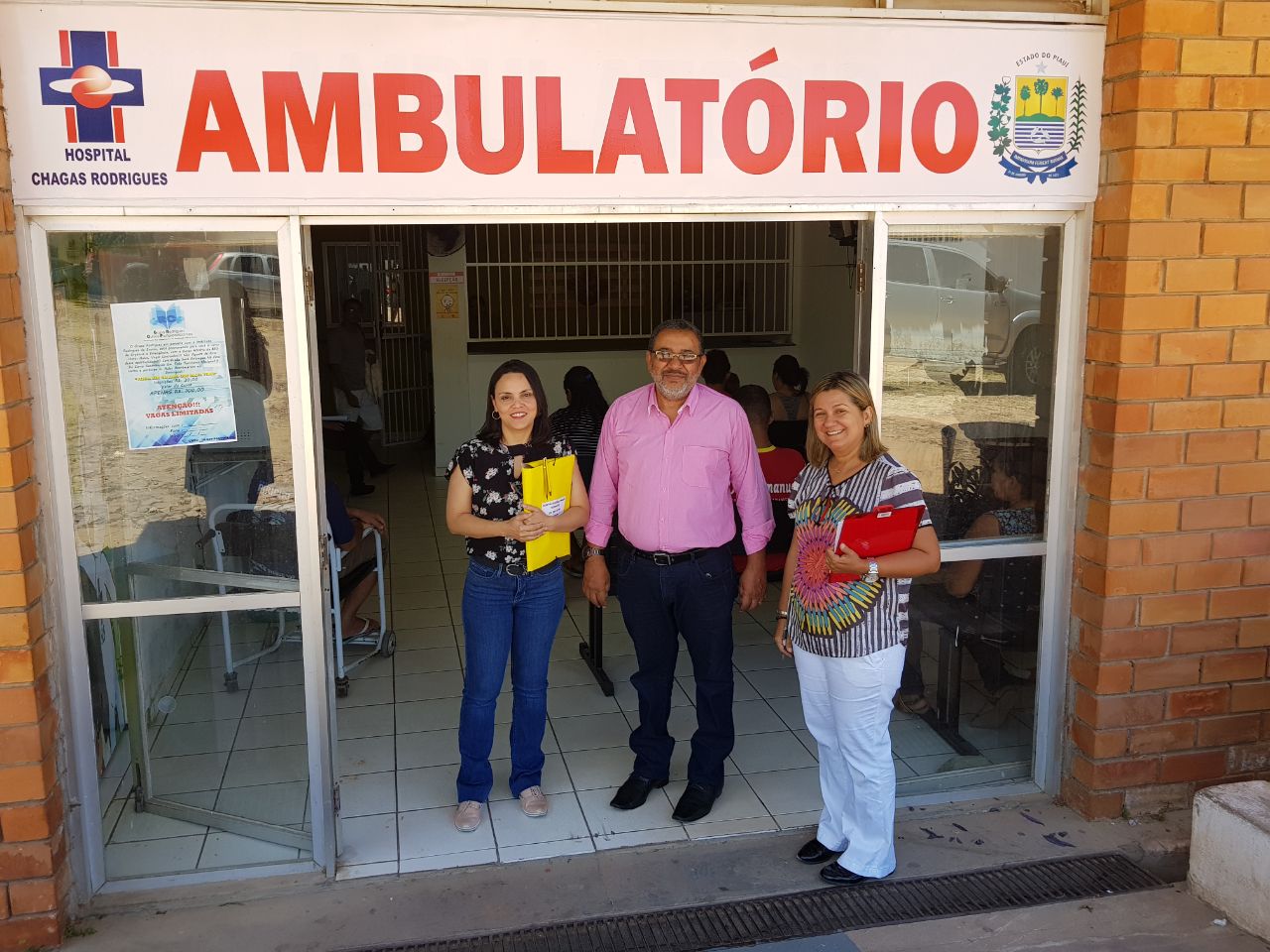 O MP também visitou as instalações provisórias do pronto socorro do hospital regional de Piripiri.