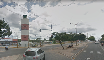 Cruzamento da Avenida Presidente Kennedy com a rua Jornalista Dondon.