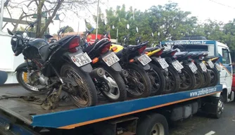 Motos apreendidas durante a fiscalização.