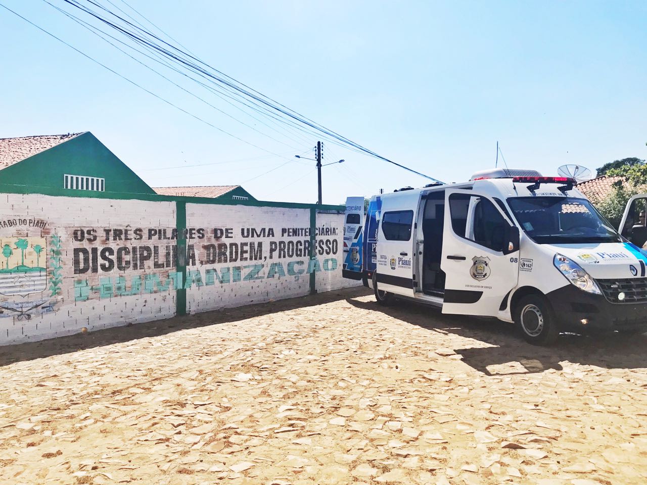 Viatura entregue na Penitenciária Vereda Grande