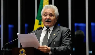 Senador Elmano Férrer (PMDB)