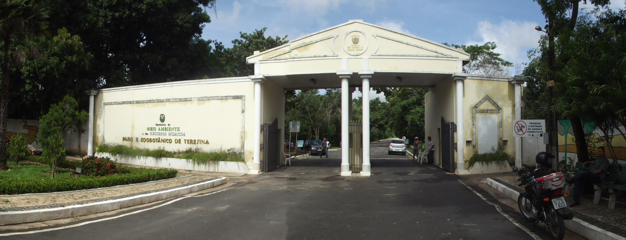 Fachada do Parque Zoobotânico de Teresina.