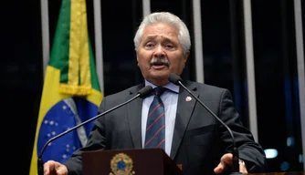 Senador Elmano Férrer (PMDB)