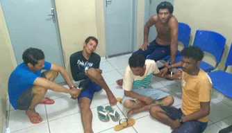 Homens conduzidos em Picos