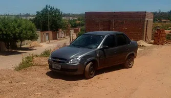 Carro apreendido no residencial Wilson martins.