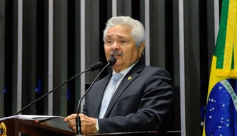 Senador Elmano Férrer (PMDB)