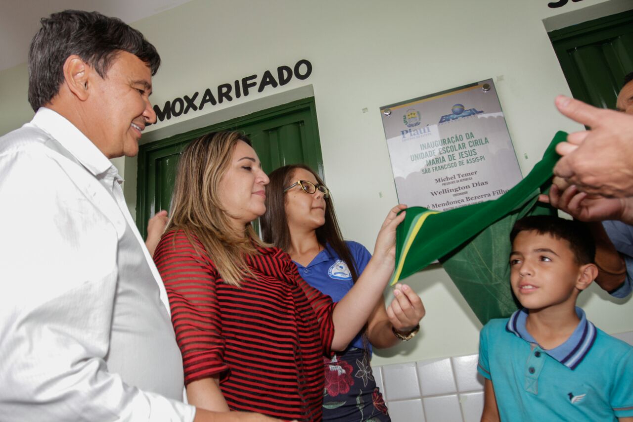 inauguração da Unidade Escolar Cirila Maria de Jesus