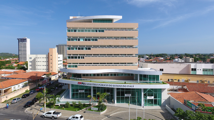 Prédio do Ministério Público na zona leste de Teresina (Imagem de drone).