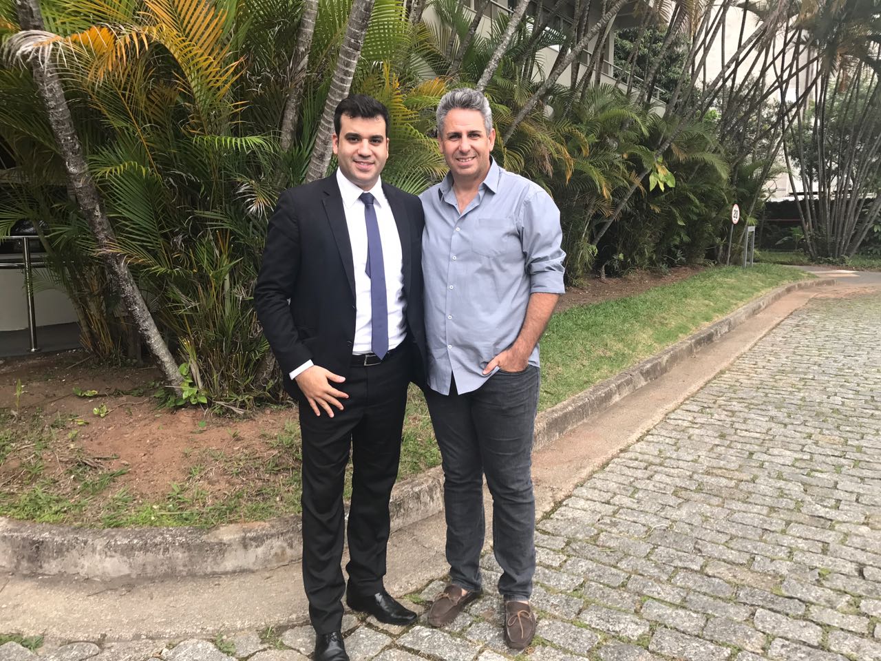 o diretor da Band Piauí, Diego Trajano, com Marcelo Soes, coordenador nacional de Licenças e Concursos.