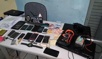 Material apreendido na operação policial