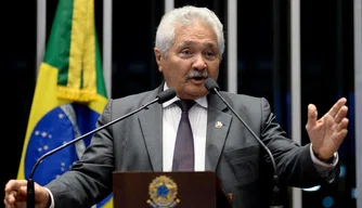 Senador Elmano Férrer (PMDB)