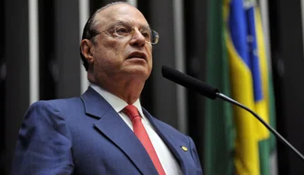 Paulo Maluf se entrega a PF