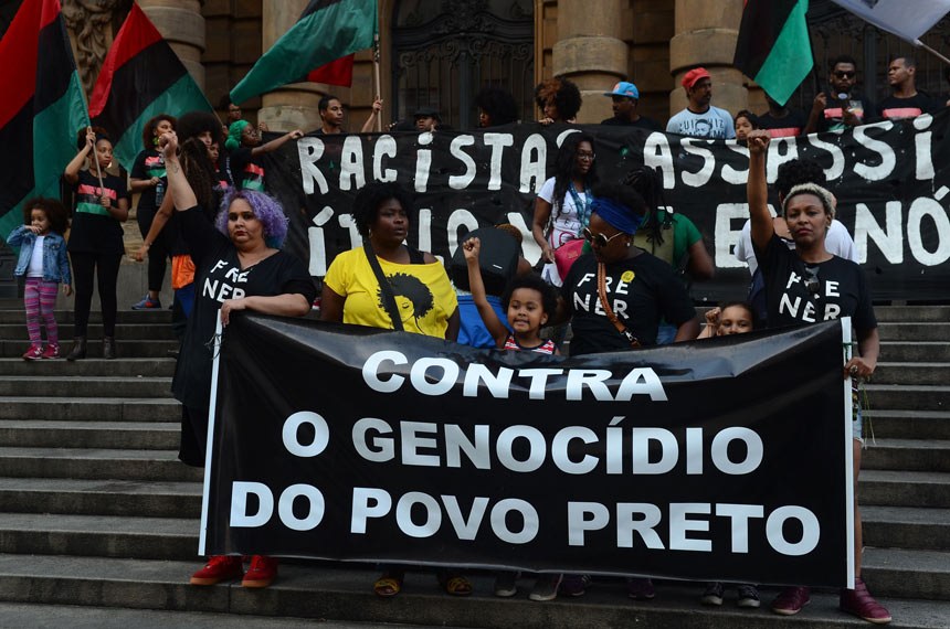 Projeto prevê racismo como agravante para penas