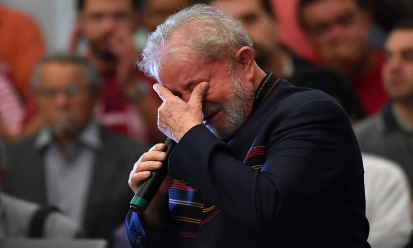 Ex-presidente Lula se emocionou ao relembrar momentos em que esteve ao lado da esposa Marisa Letícia.