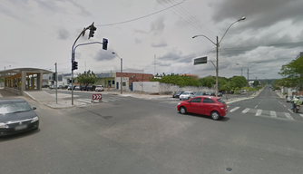 Cruzamento da avenida Barão de Gurgueia com a avenida Professor Valter Alencar